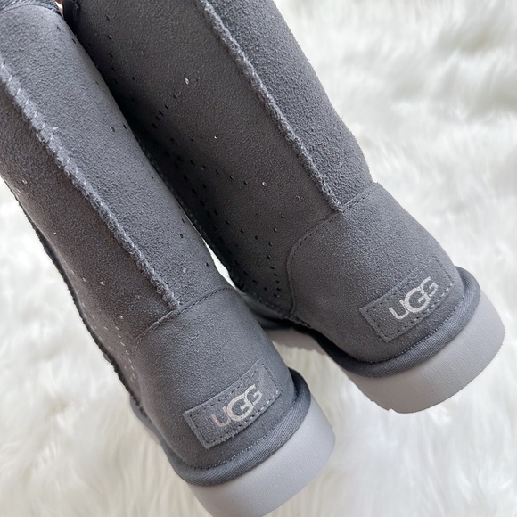 UGG Classic Studded Short Boot - Picture 4 of 7